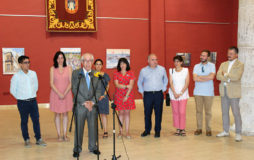 Antonio Carrilero inunda el C.C. San Sebastián de amapolas, almendros y mieses
