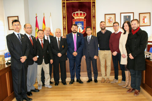 Una delegación de japoneses visita La Roda junto con la Federación Nacional de Kárate