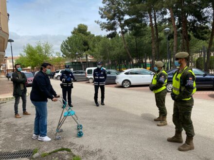 El Ejército de Tierra patrulla por La Roda