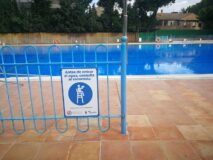 La Roda estrena una piscina de verano más accesible