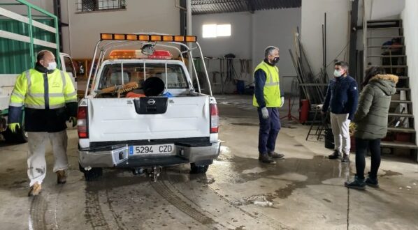 El Ayuntamiento pide paciencia, colaboración vecinal y alerta de la previsión de hielo