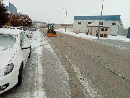 El Ayuntamiento dispone 5.000 kilos de sal y 40 efectivos ante la nieve