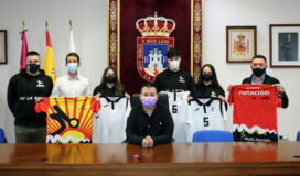 Reconocimiento a tres nadadores rodenses