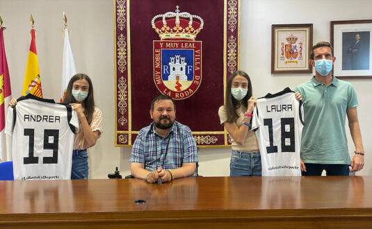 Reconocimiento a las gimnastas rodenses Laura y Andrea Chicano