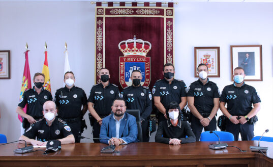 El acalde anuncia la convocatoria inminente de tres nuevas plazas de policía y una futura comisaría