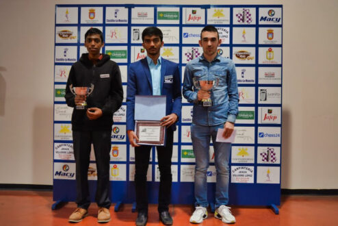 GM Gukesh, ganador del 48º Torneo Internacional de Ajedrez de La Roda