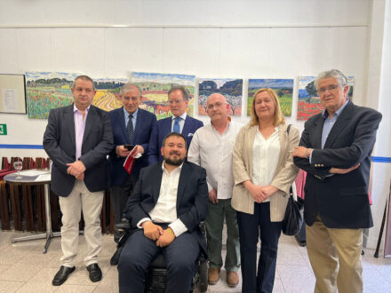 Amores invita a visitar la exposición de Antonio Carrilero en Madrid